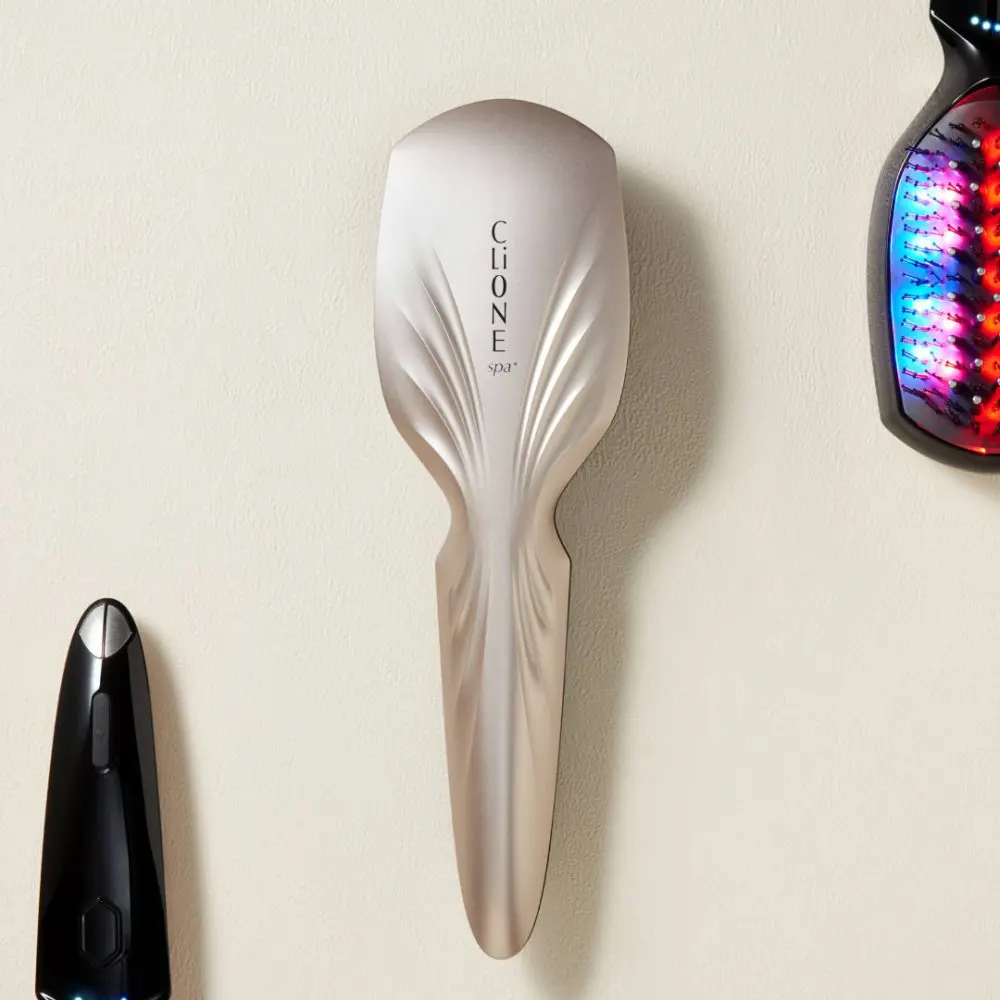 PLAMINE Clione Spa+ - Щітка для догляду за волоссям з LED терапією - фото №9 PLAMINE Clione Spa+ - Щітка для догляду за волоссям з LED терапією - фото №9